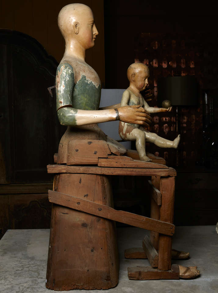Italian Sculpted Madonna and Child Santos 18th Century For Sale at 1stDibs