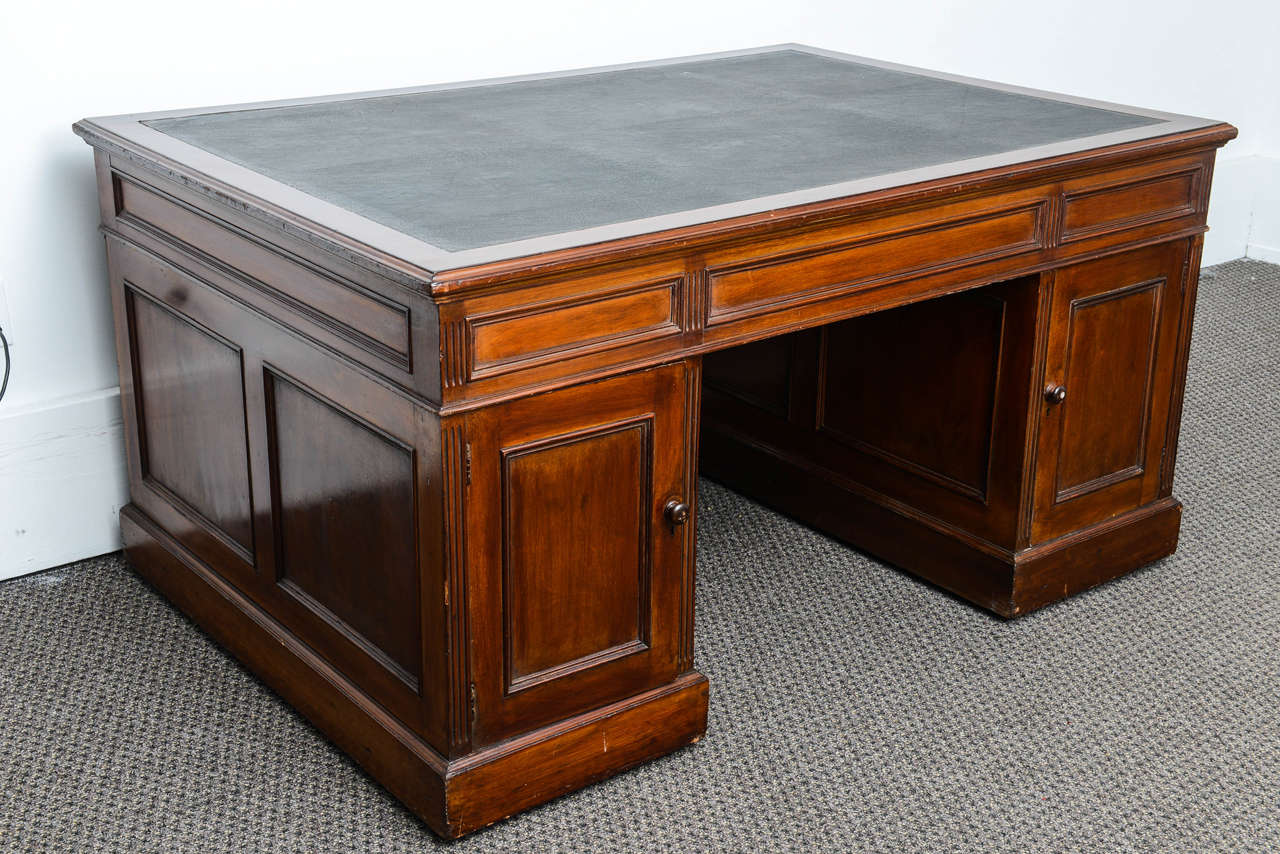 Vintage Mahogany Partner Desk by Hobbs of London In Good Condition In West Palm Beach, FL