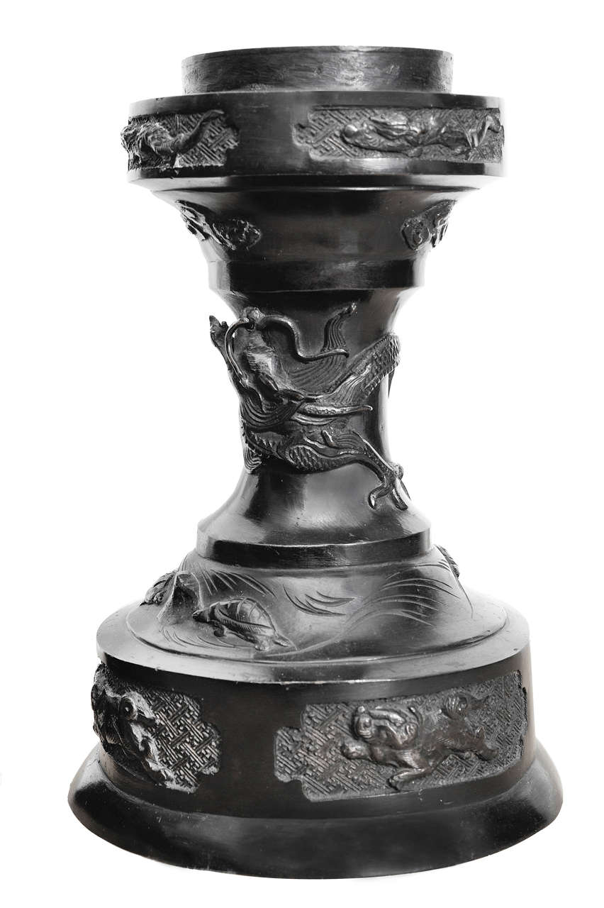 18th century important Japanese pair of  chiseled bronze bases for vases with three toed Dragon and the depiction of the turtles.