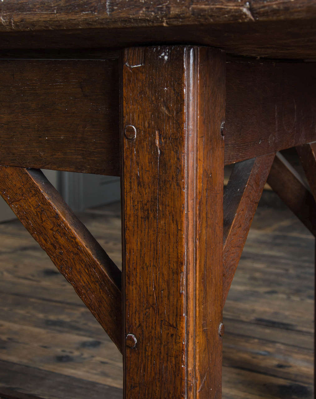 17th Century English Oak Refectory Table In Distressed Condition In London, GB