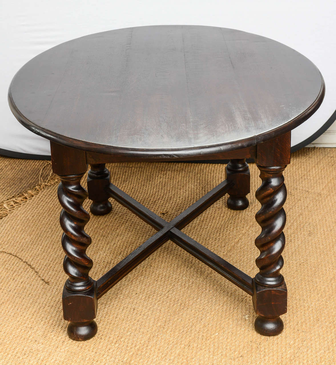 Barley Twist Leg Table In Good Condition For Sale In West Palm Beach, FL