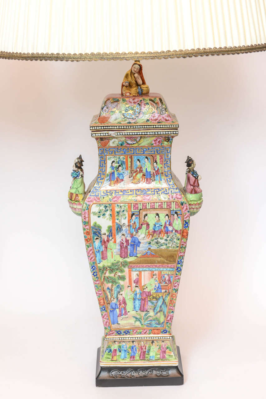 Vey Fine and Presentful Pair of Chinese Canton Covered Vase Lamps In Good Condition For Sale In Palm Beach, FL