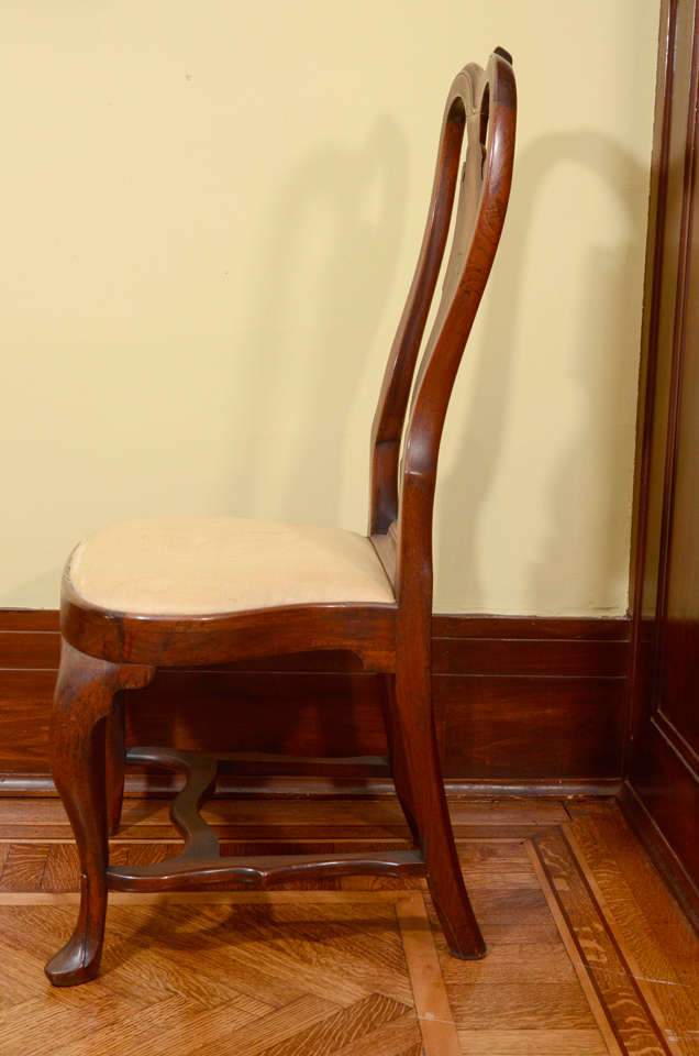A Rare Queen Anne Walnut Compass-Seat Side Chair   Philadelphia, c. 1750 2