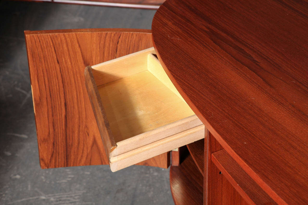 Danish Modern Atomic Era Teak Bullet-Shaped Desk In Excellent Condition In New York, NY
