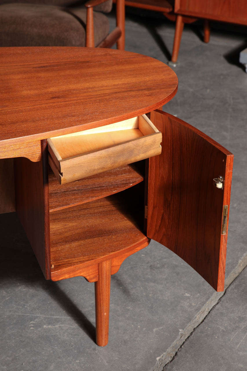 Danish Modern Atomic Era Teak Bullet-Shaped Desk 5