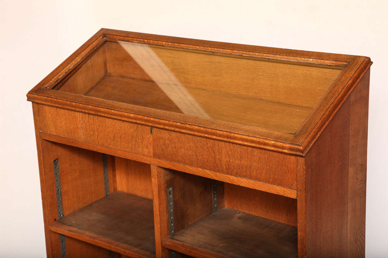 Whitock & Reid Oak Bookcase and Glass Display Case In Excellent Condition In New York, NY