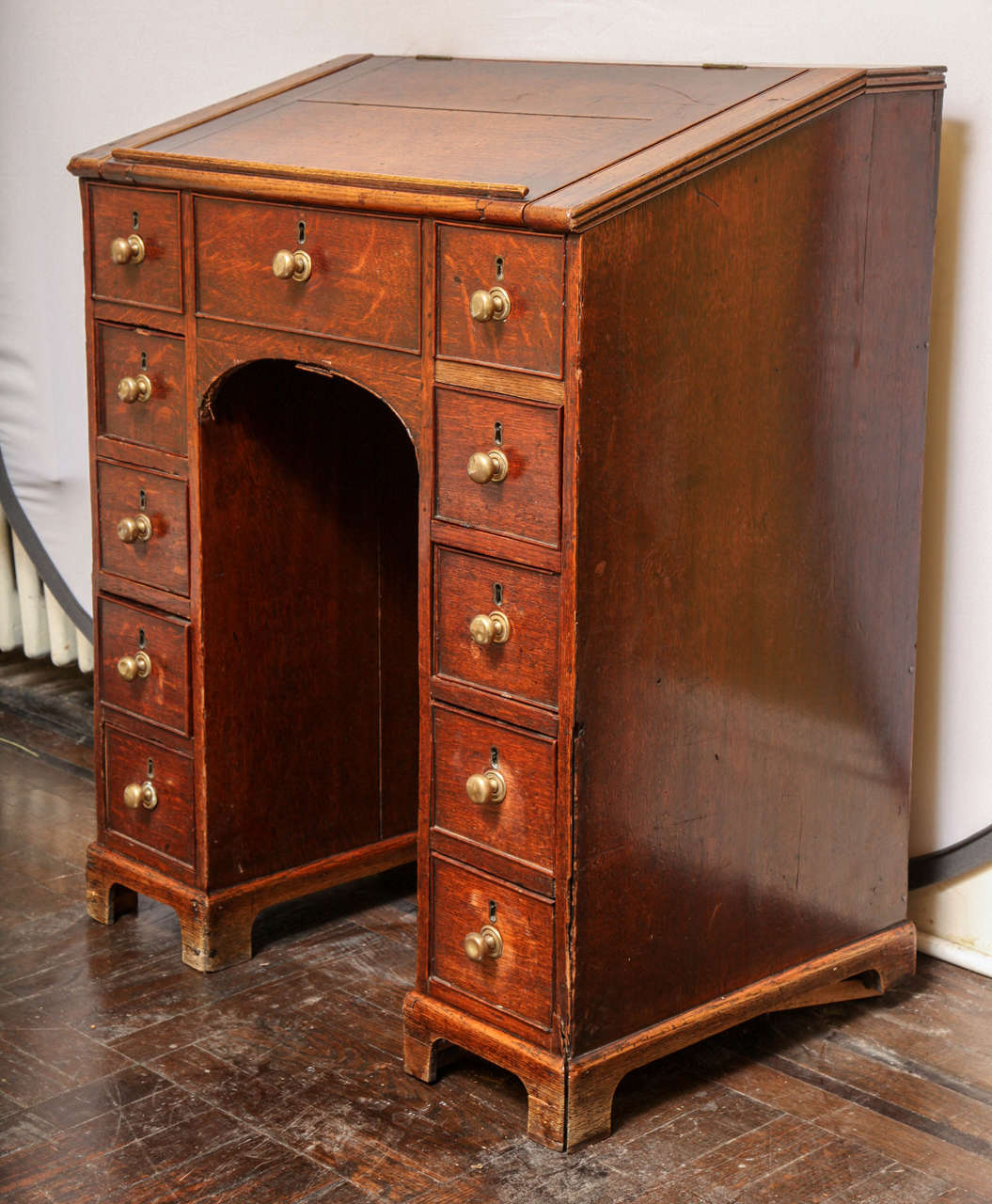 Davenport Captain's Desk with Kneehole