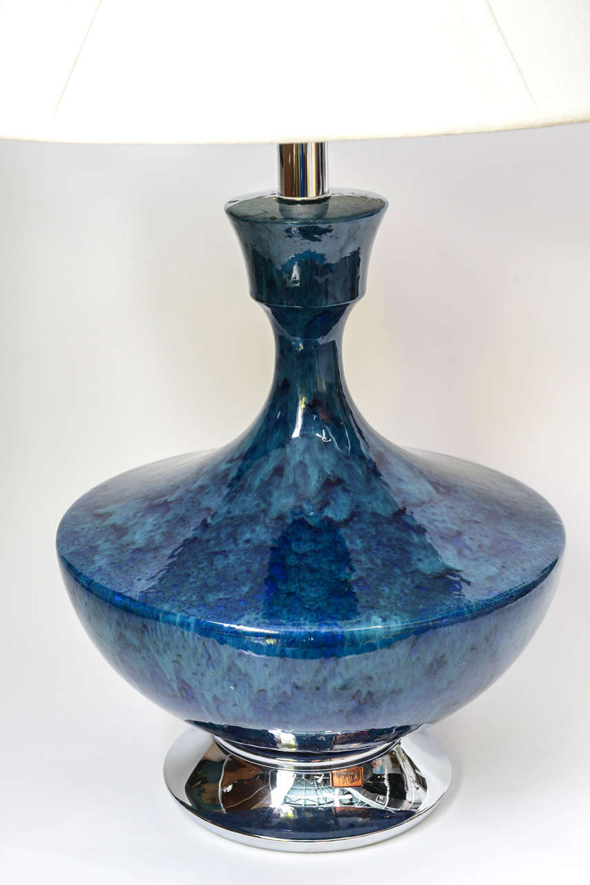 blue textured urn table lamp