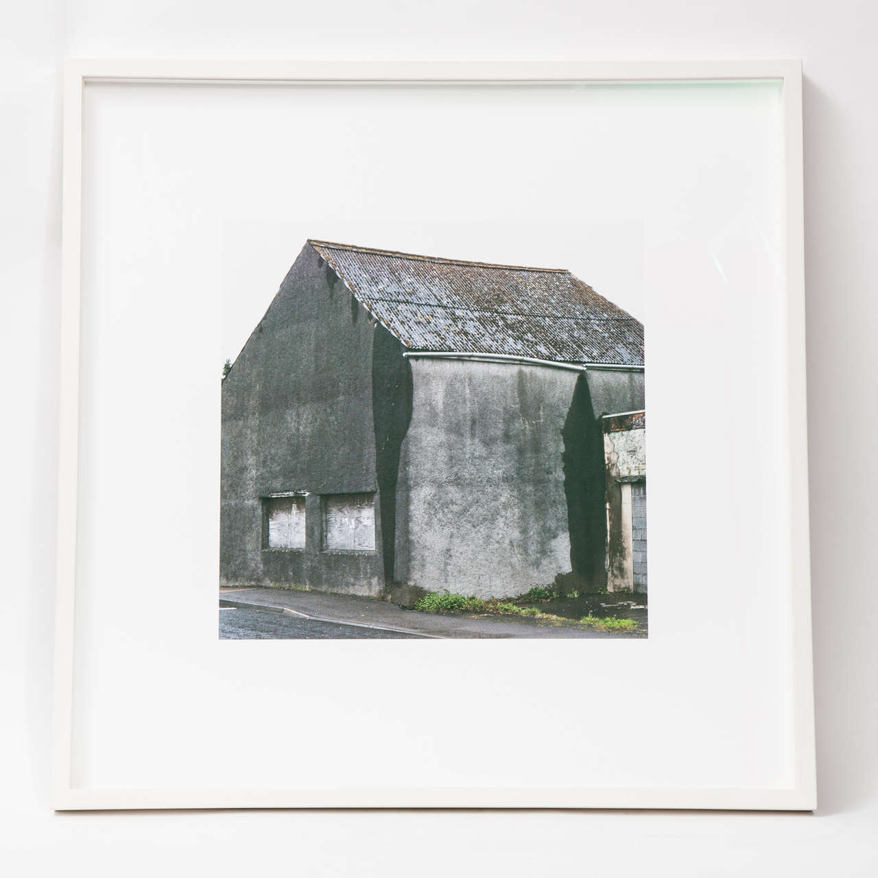 Christopher Sharples - Deserted Building 2012

Archival Pigment print - printed on Hahnemühle photo rag paper.

Edition of Fifteenth - 1/15 Signed on verso of frame.

Presented in a painted white box section frame with archival non-reflective