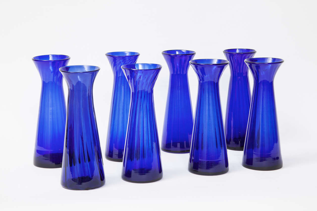 Dänische dänische kobaltblaue Hyazinth-Vasen im Zustand „Hervorragend“ im Angebot in New York, NY