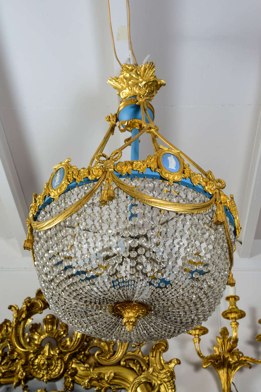 19th Century Inusual chandelier decorated with Wedgwood medails For Sale