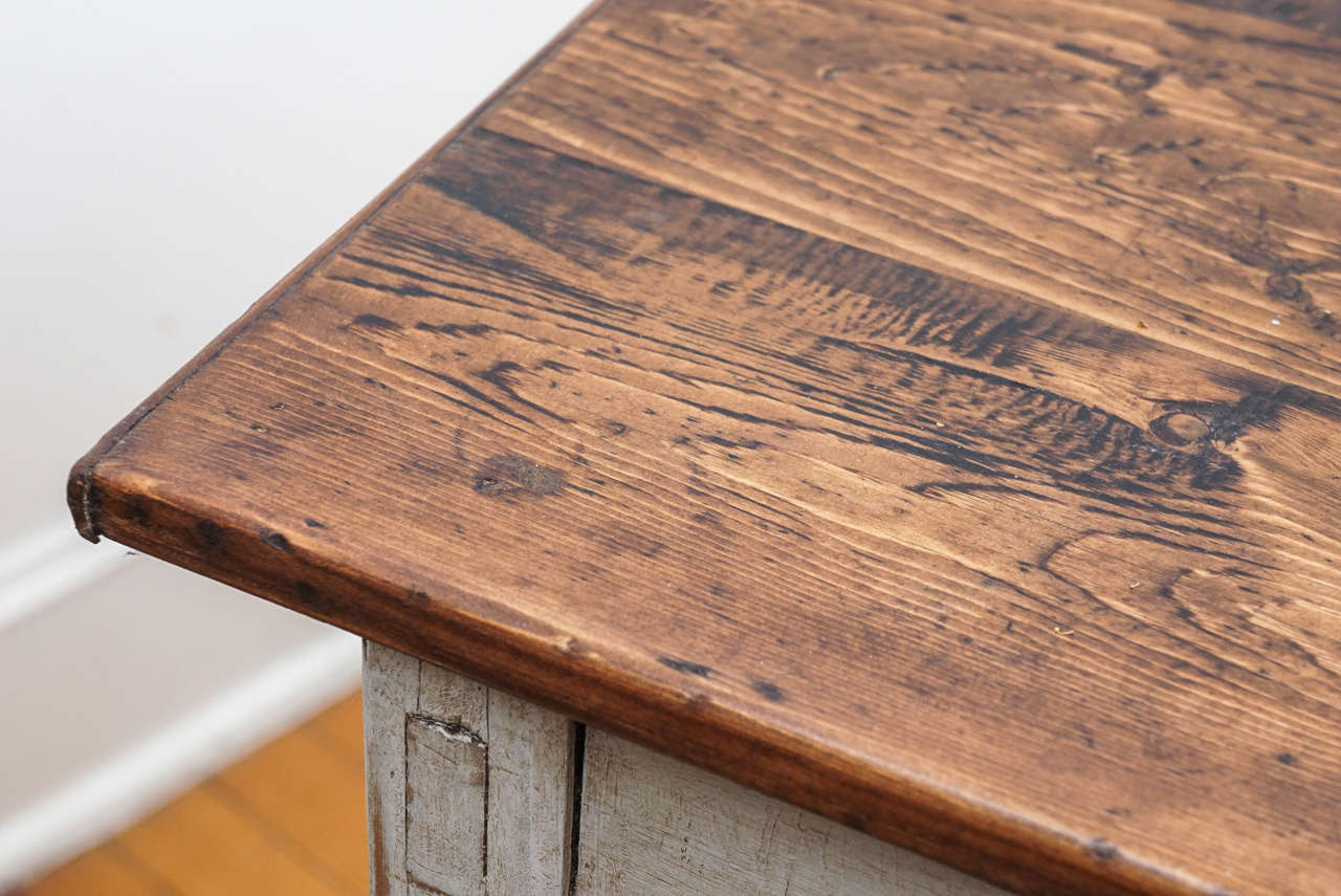 Northern Irish One-Drawer Pot Board Shelf Table