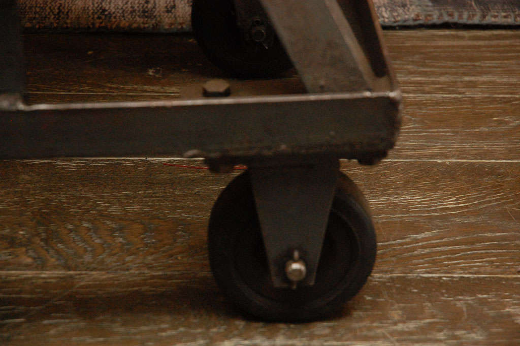 Metal An iron adjustable industrial Scissor Table