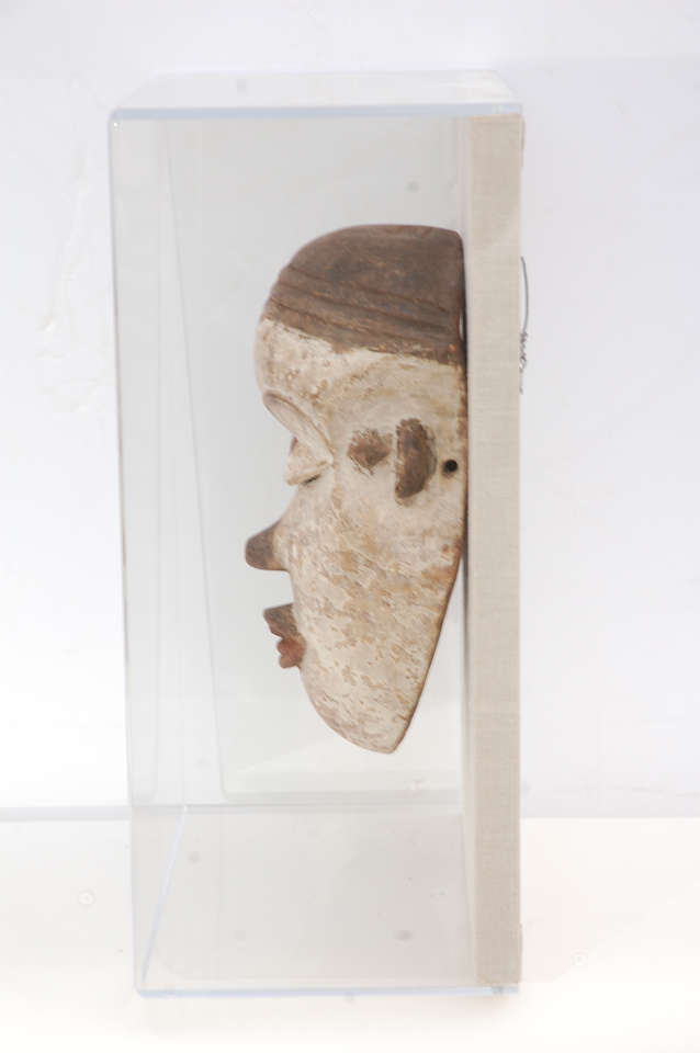 Two sets of African Masks in Lucite Frames 3
