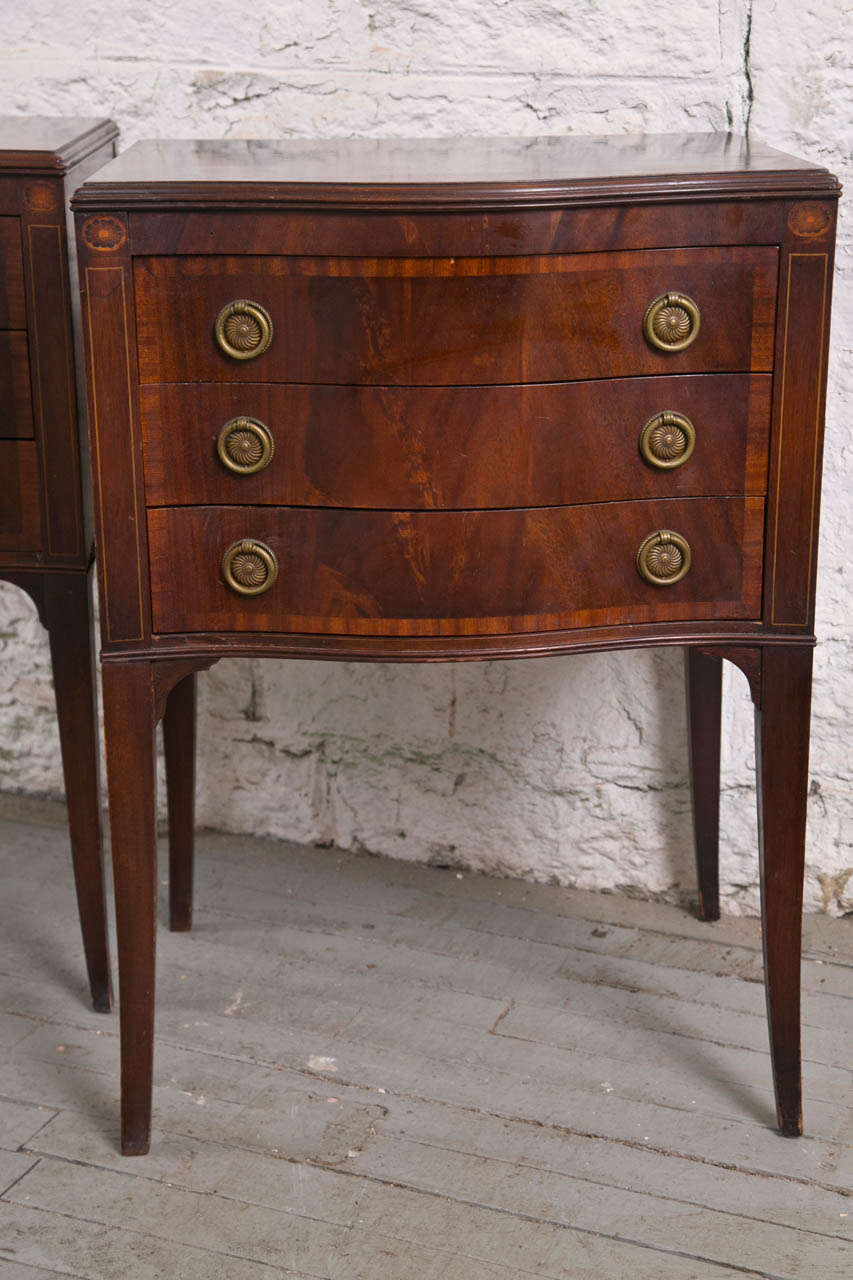 Pair Johnson-Handley-Johnson Mahogany Side Tables For Sale 1