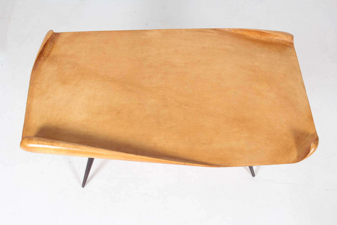 Aldo Tura / Italian Post-War Coffee table with furled edges c. 1950 In Excellent Condition For Sale In New York, NY