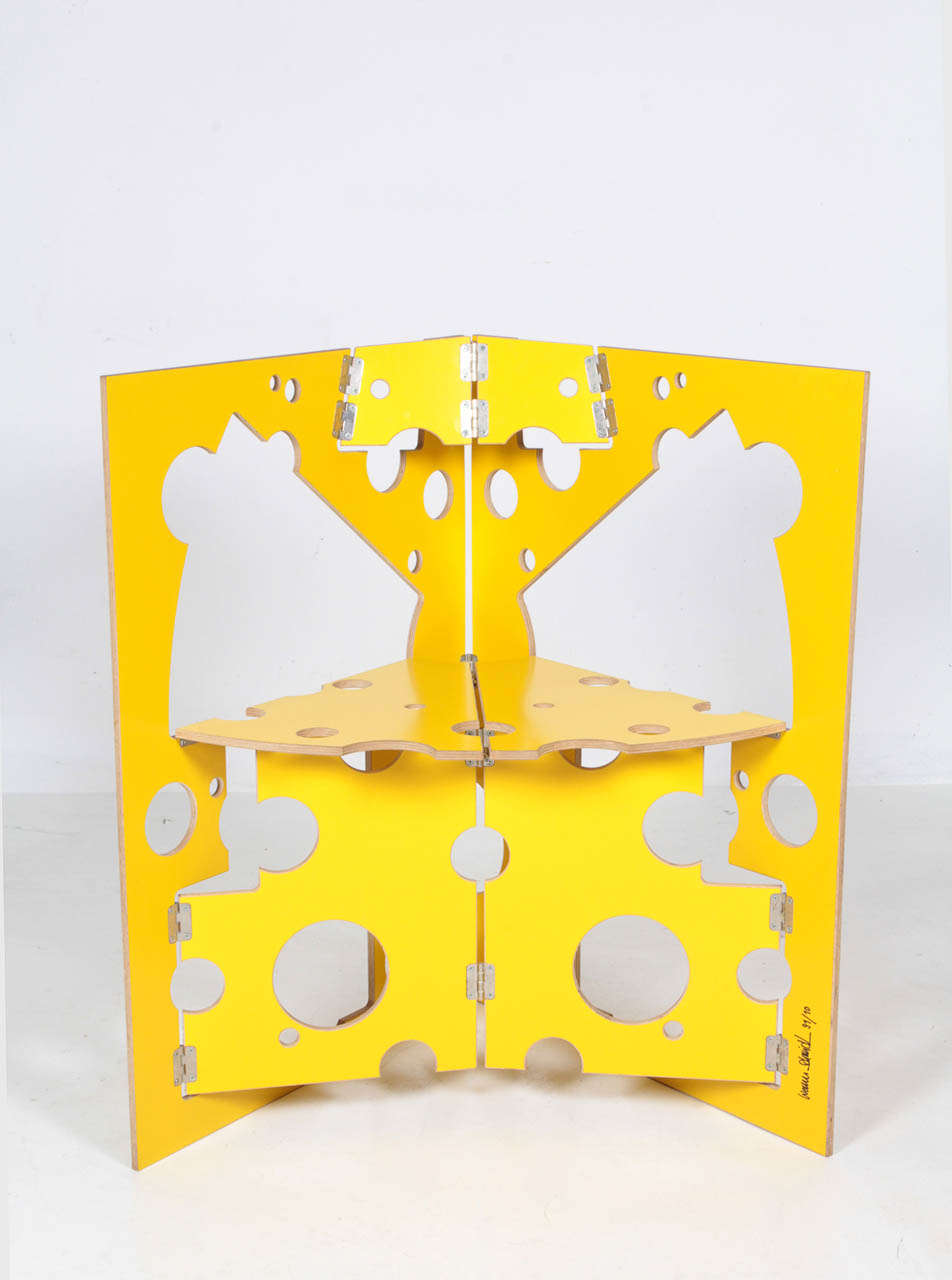 Moderne Werner Schmidt chaise pliante triangulaire « fromage suisse » « Flatstuhl » 1991 en vente