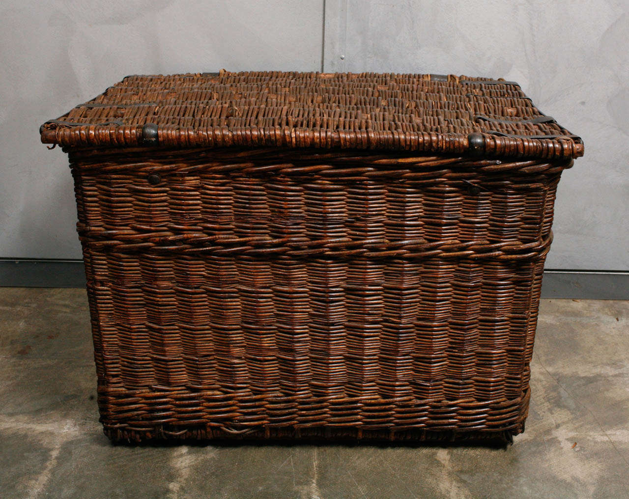 Wicker Trunk with Iron Fittings, Hinges & Lock 2