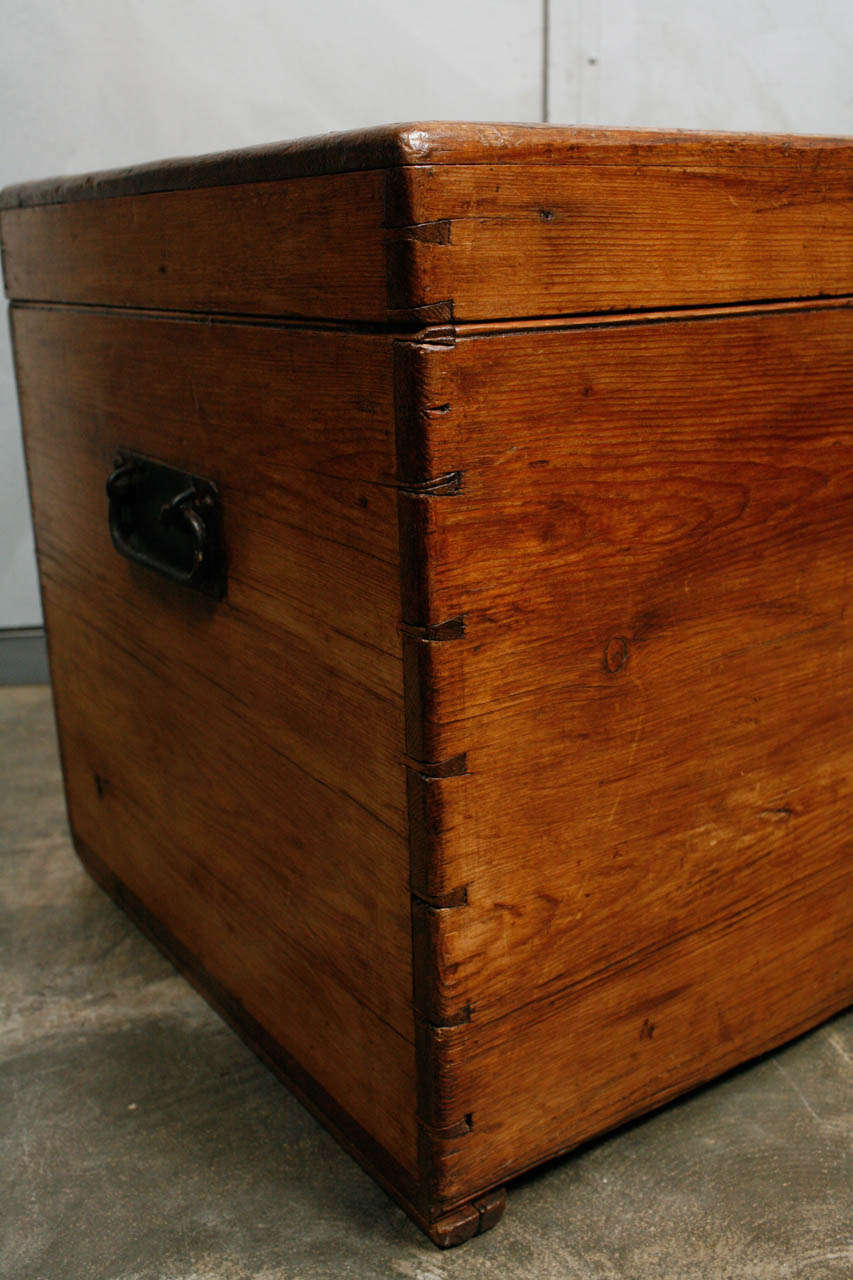 19th c. English Pine Chest/Blanket Box In Good Condition In Culver City, CA