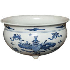 antique Blue and white Chinese export porcelain cachepot