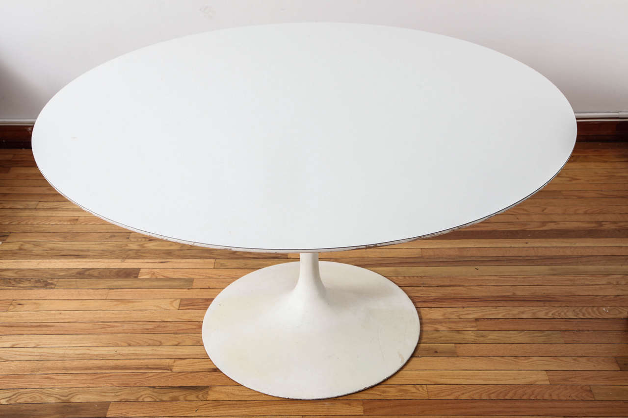 Distressed Saarinen for Knoll Tulip Table For Sale at 1stdibs