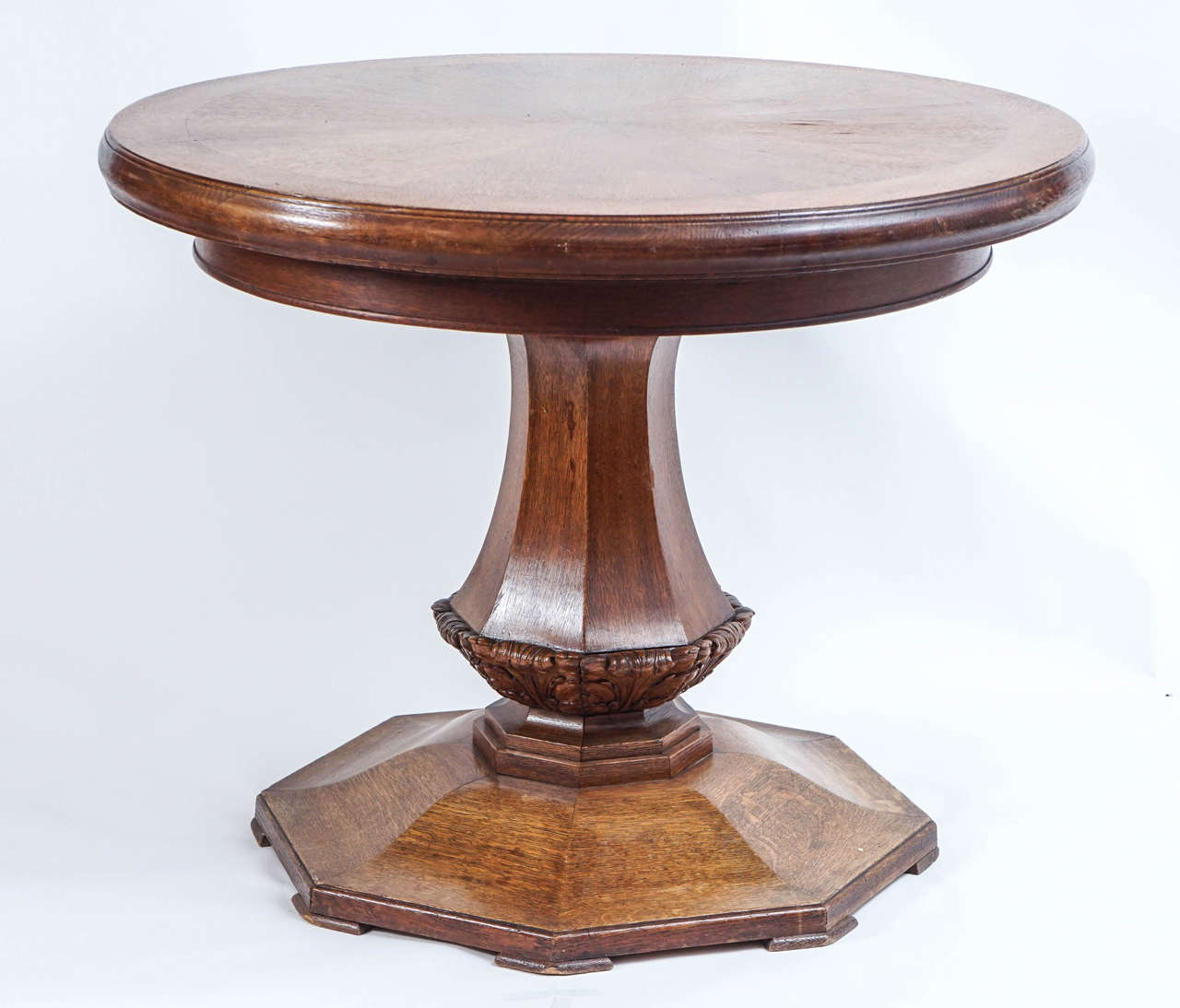 Oak Late 19th Century Round Center or Dining Table