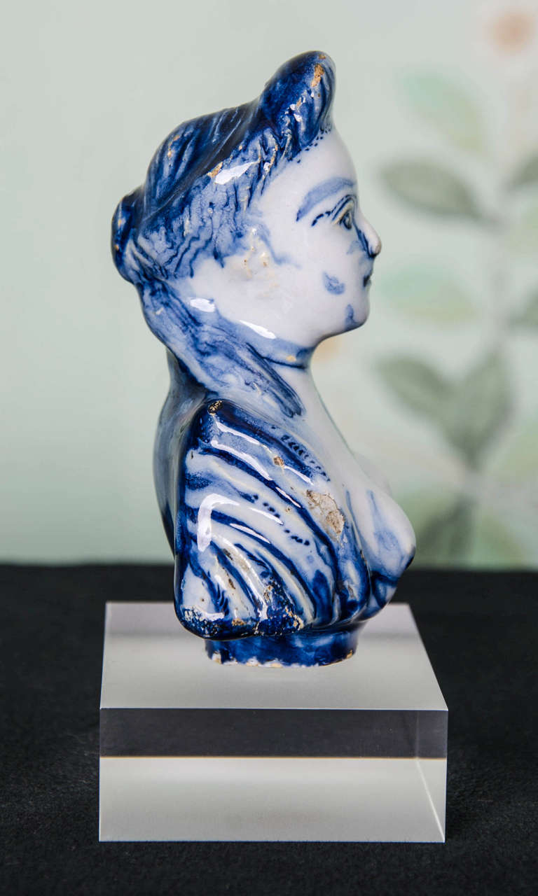 17th Century Dutch Delft Portrait Bust of a Lady, possibly Mary Stuart, Late 17th C. For Sale