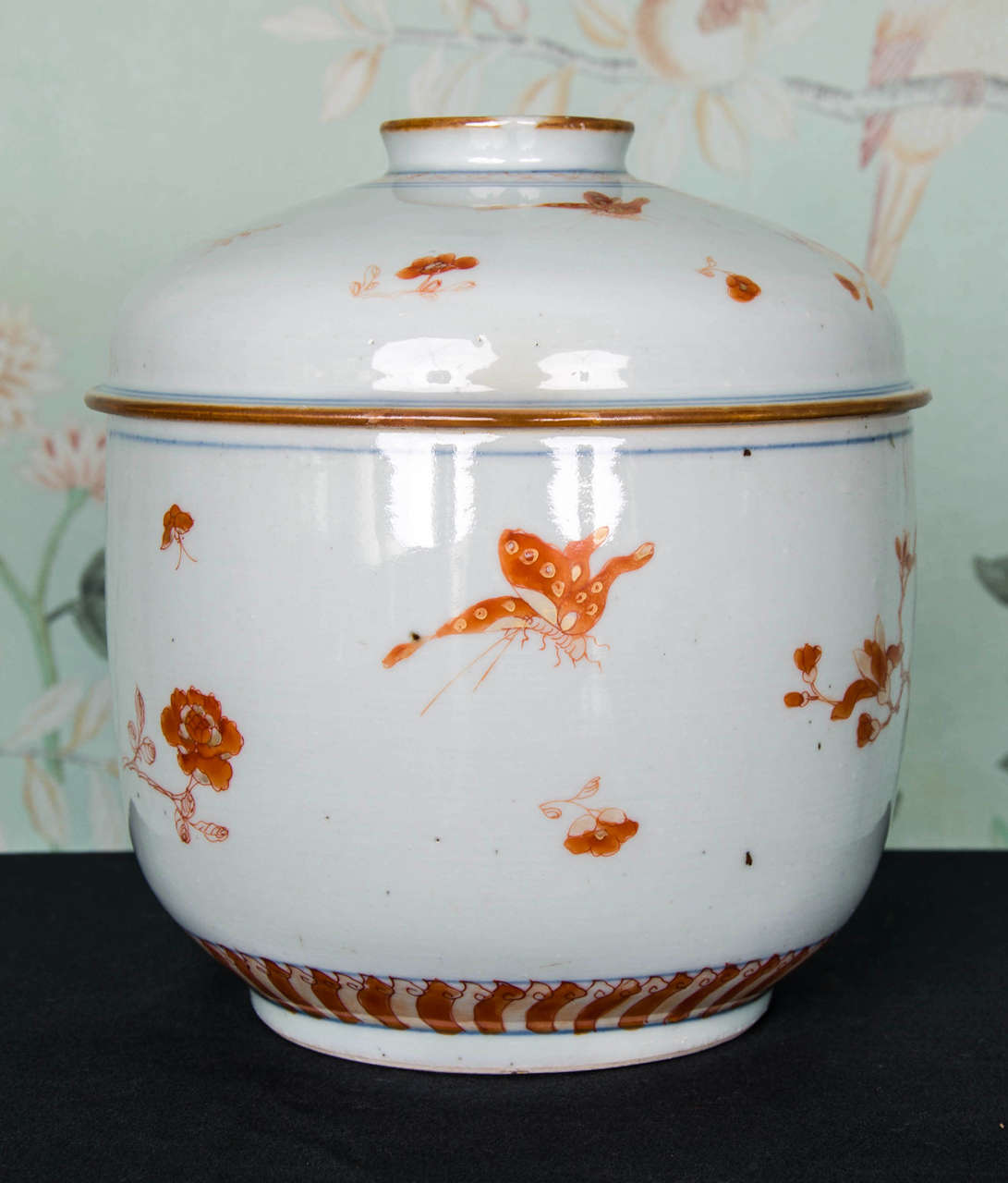 Large Chinese 18th century Bowl and Cover 2