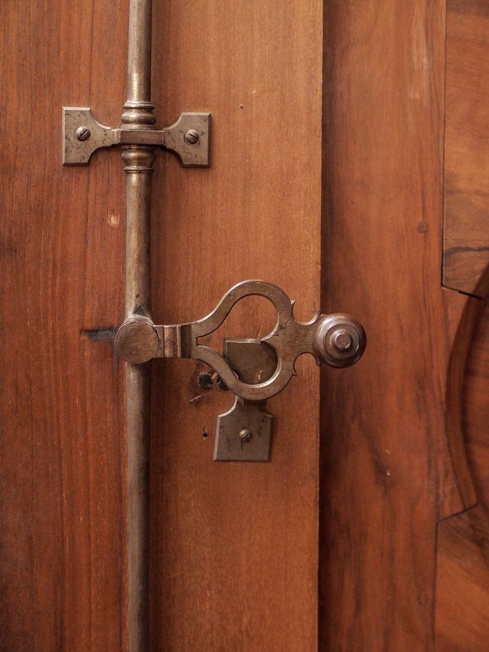 Louis XV Walnut Armoire Du Marriage In Good Condition In Natchez, MS