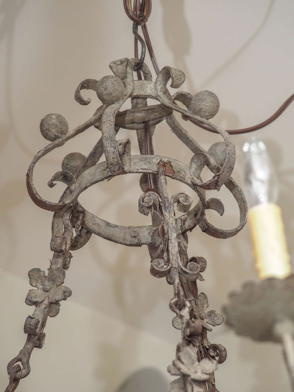 Italian Exceptional Tuscan, Hand-Wrought Iron Chandelier with Eighteen Lights