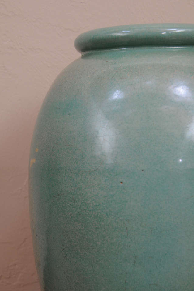 Arts and Crafts Pair of Large-Scale Pottery Urns Attributed to Bauer Pottery, California