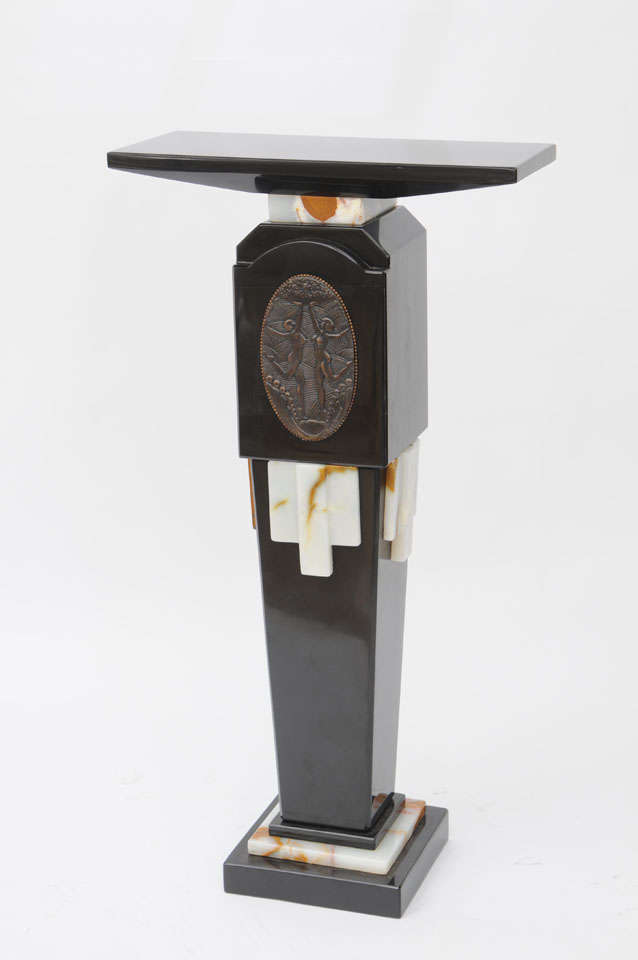 Art Deco Pedestal aus Marmor