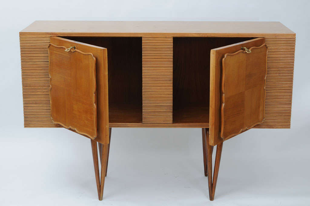 Mid-20th Century Art Deco Style Italian Wooden Cabinet, Sideboard with Tapered Legs