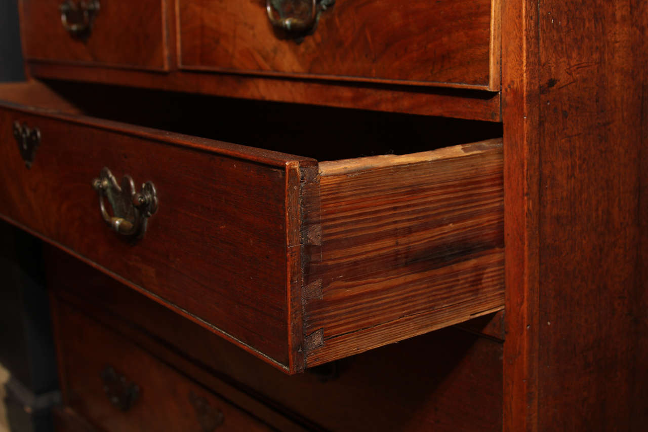 English Chippendale Chest of Drawers For Sale 3