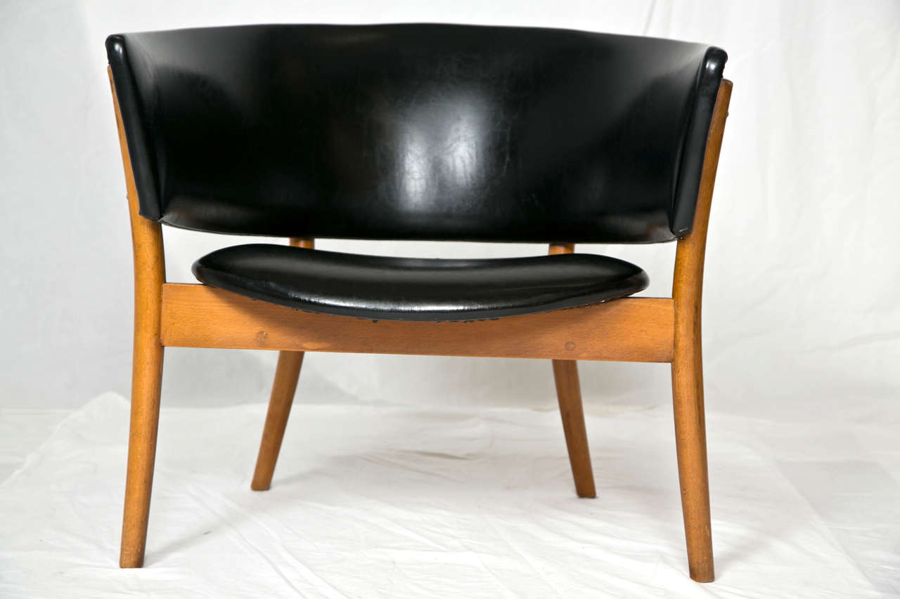  Lounge chair designed by Nan and George Ditzel, 1952. Denmark, 1952

Manufactered by Knud Willadsen

Literature: Danish Chairs, Oda, pg. 164