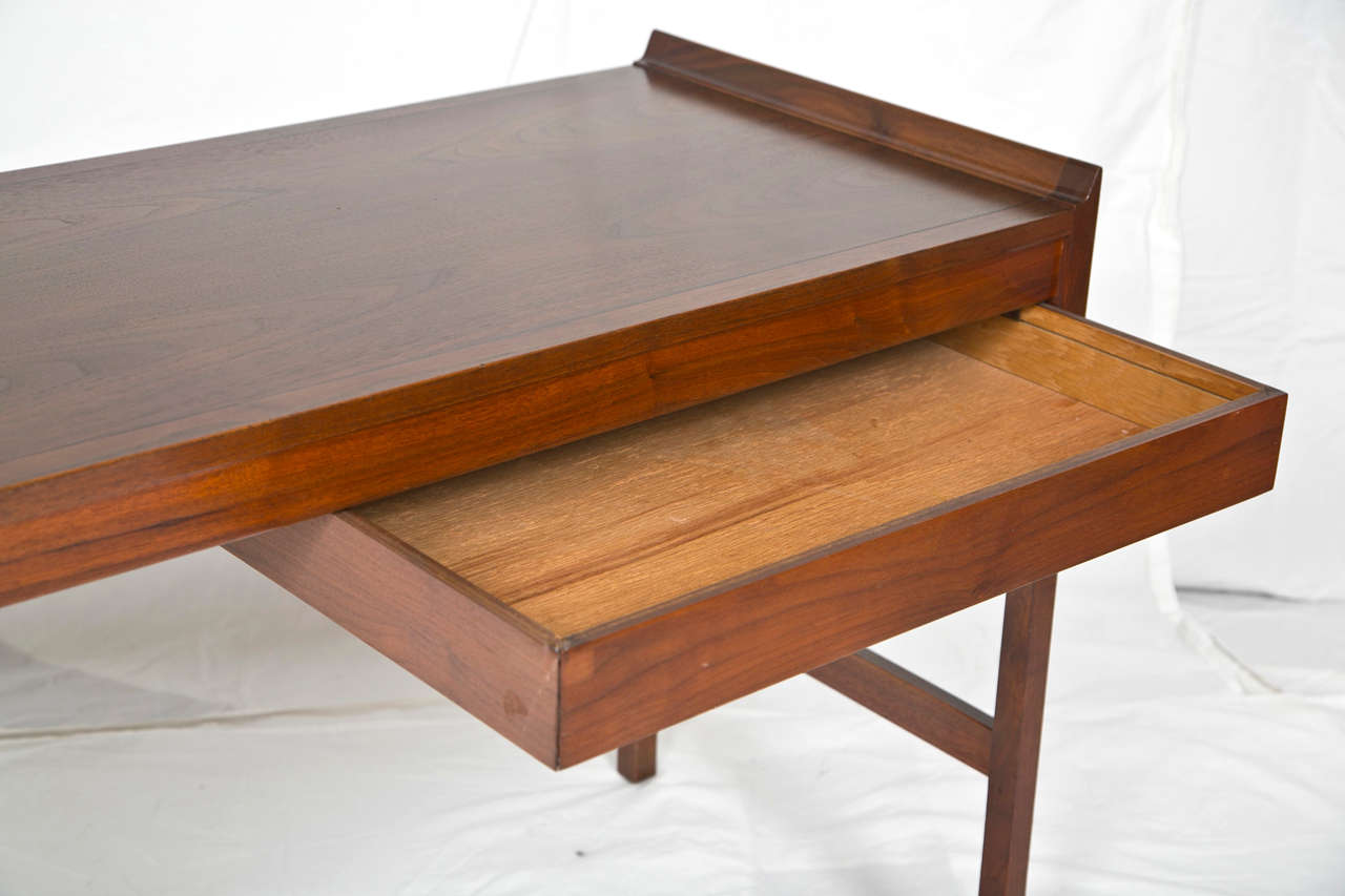 Mid-20th Century Teak Desk With One Drawer Attributed to Peter Hvidt