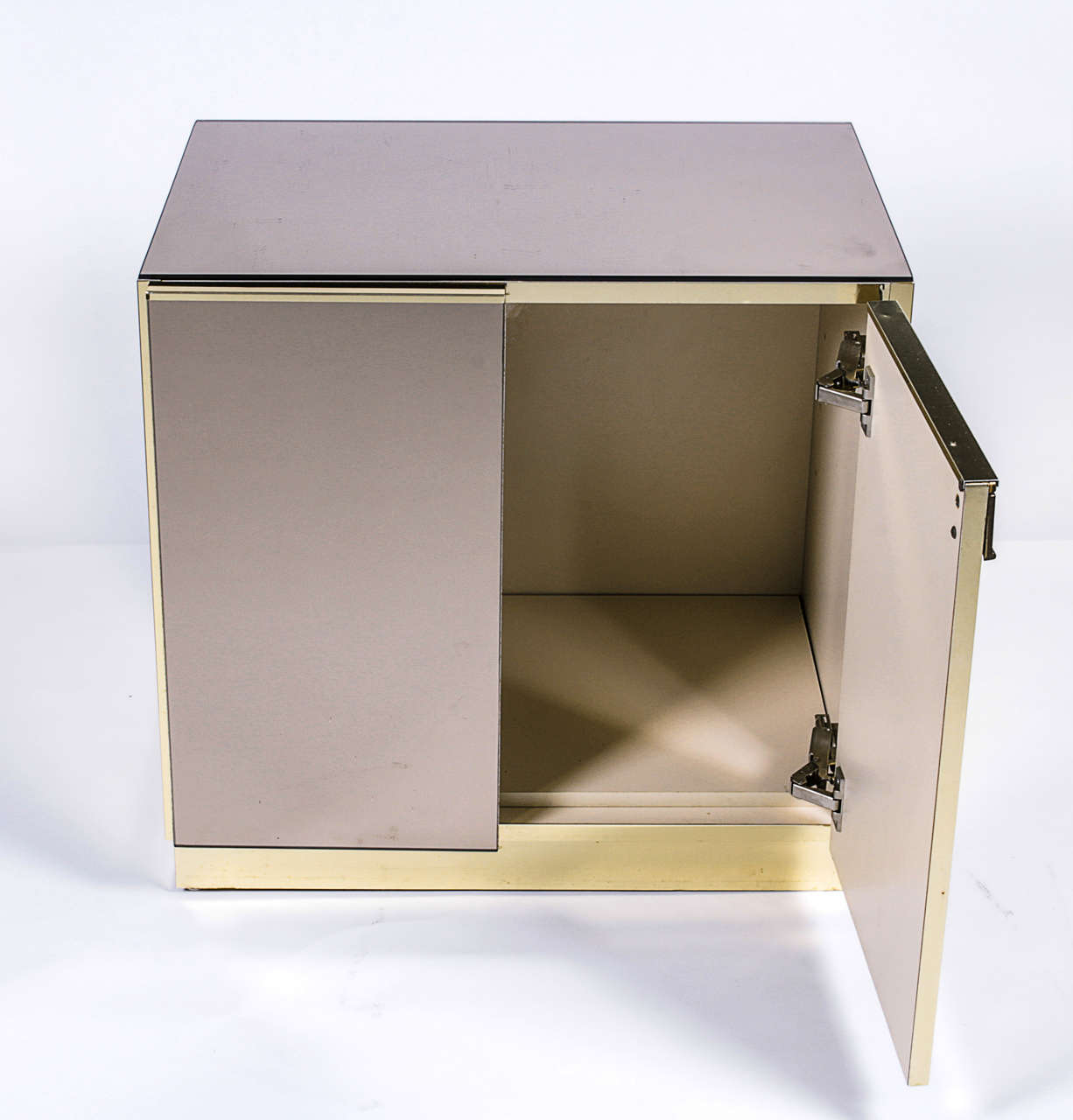 Pair of 1970s Pierre Cardin-Style Mirrored Nighstands In Good Condition In New York, NY