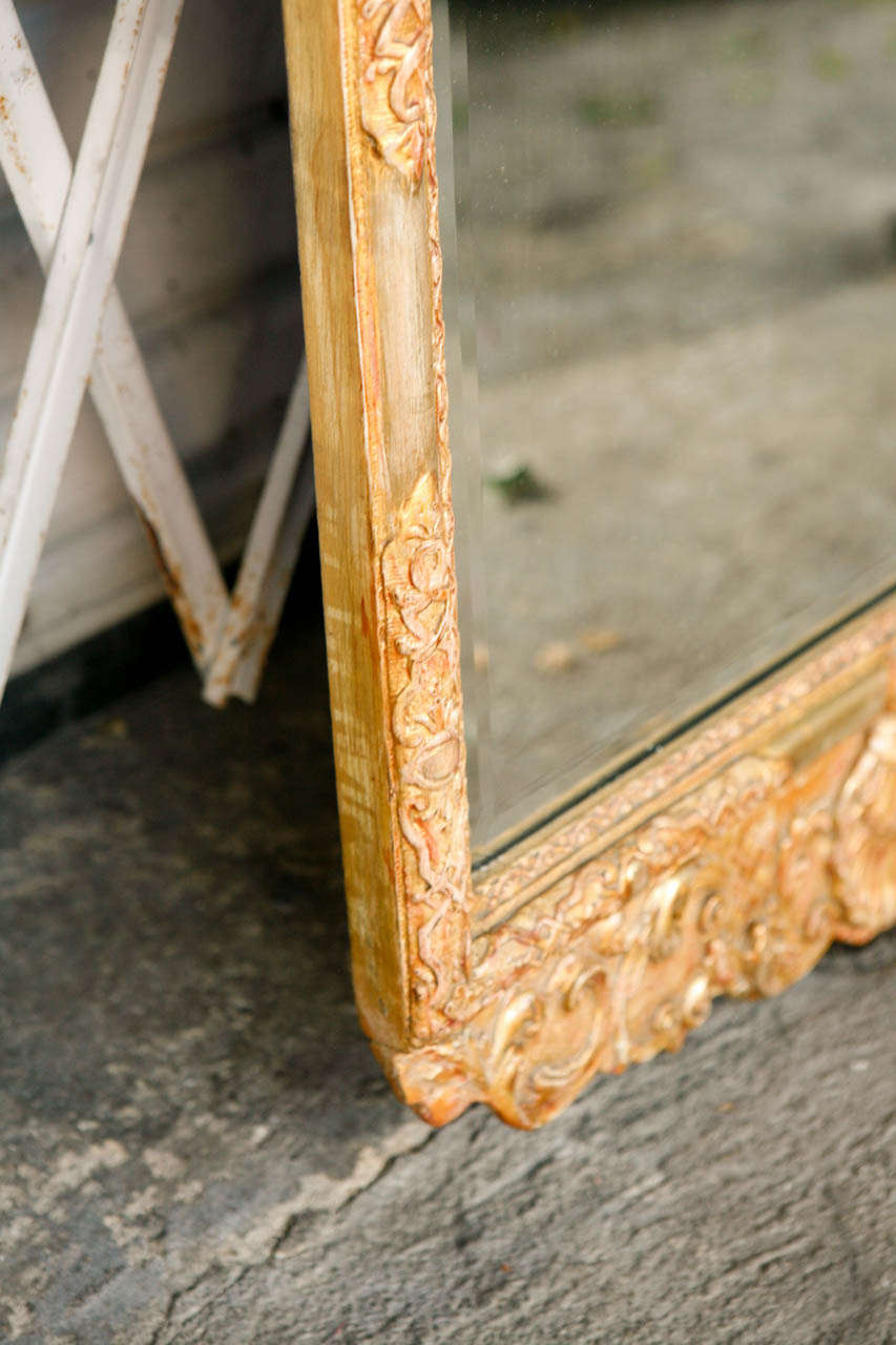 Miroir anglais en bois doré du XIXe siècle 4