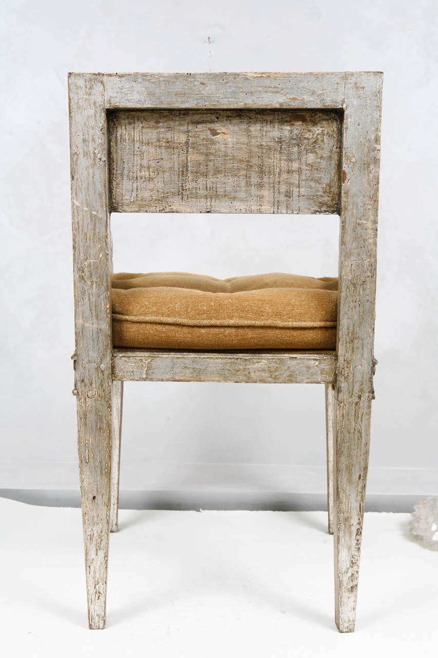 Groupe de quatre fauteuils italiens du XVIIIe siècle en vente 3