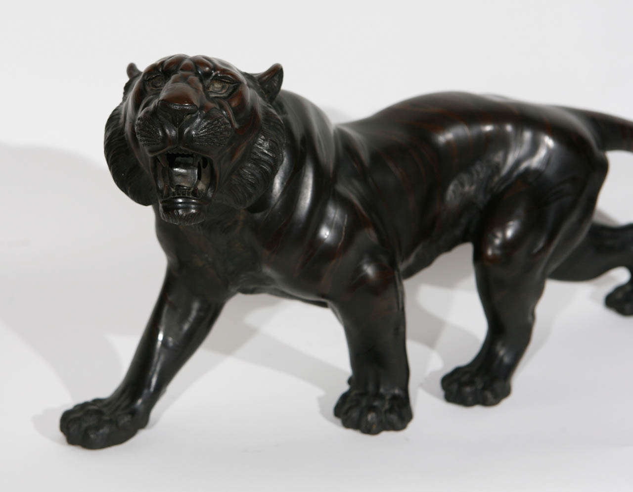 Bronze tigre en bronze japonais des années 1900