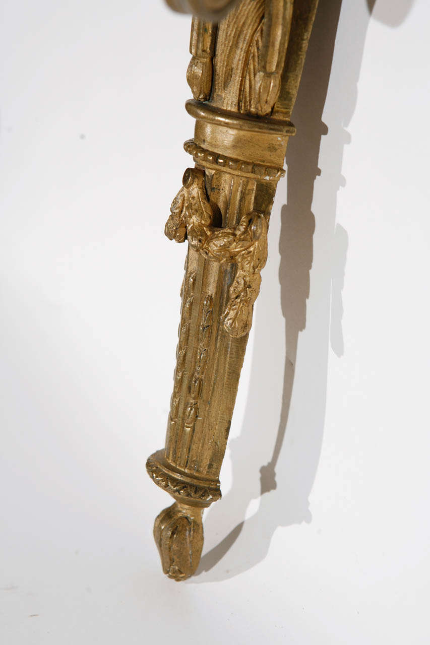 Coppia di sconsigliere a tre bracci in bronzo dorato francese del XIX secolo in vendita 2