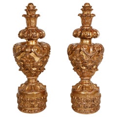 Paire de fragments de bois doré italien du 18ème siècle