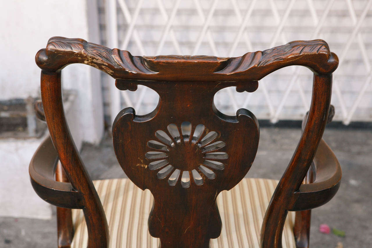 Pair of 1900s English Carved Walnut Armchairs 4