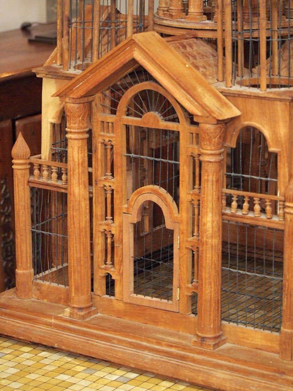 Large Domed Bird Cage In Good Condition For Sale In New Orleans, LA