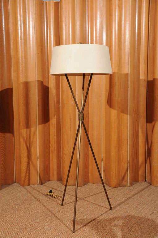 Rare T.H. Robsjohn-Gibbings design for Hansen lamp co. Very good original condition.