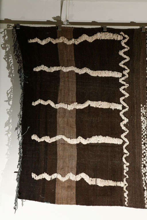 Vintage Moroccan Tribal Rug In Good Condition For Sale In West Hollywood, CA