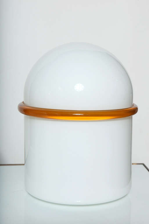 Modern Pair of SIV Murano Società Italiana Amber Banded White Glass Domed Table Lamps 