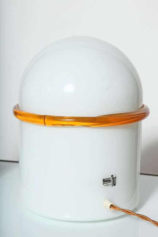 Late 20th Century Pair of SIV Murano Società Italiana Amber Banded White Glass Domed Table Lamps 