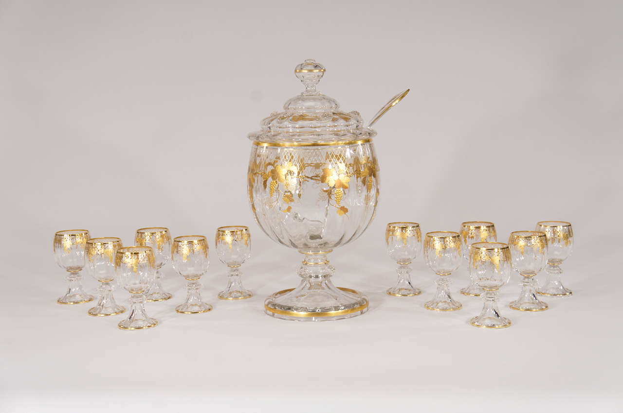 Lobmeyr mundgeblasene Kristall Punchbowle, Pokale & Schöpfkelle mit erhöhtem Gold (Rokoko) im Angebot