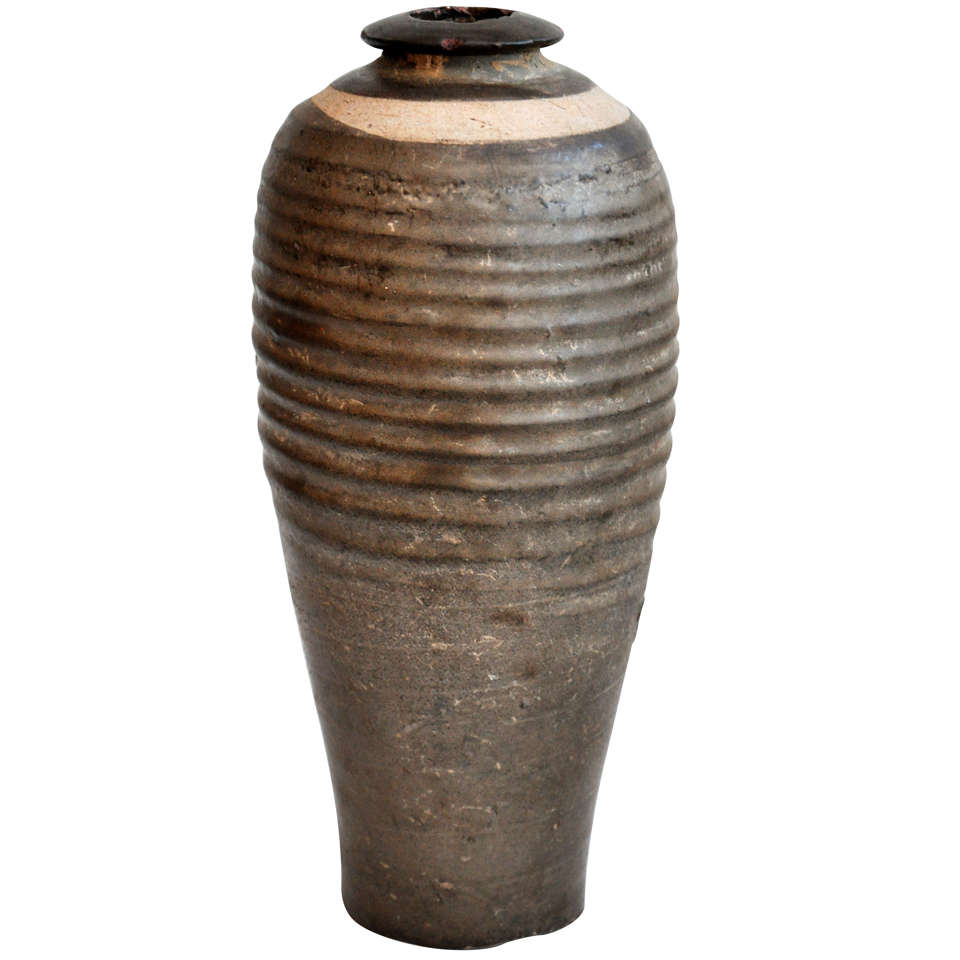 15th Century or Earlier Chinese Wine Bottle For Sale